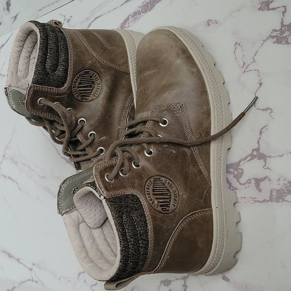 Woman palladium boots